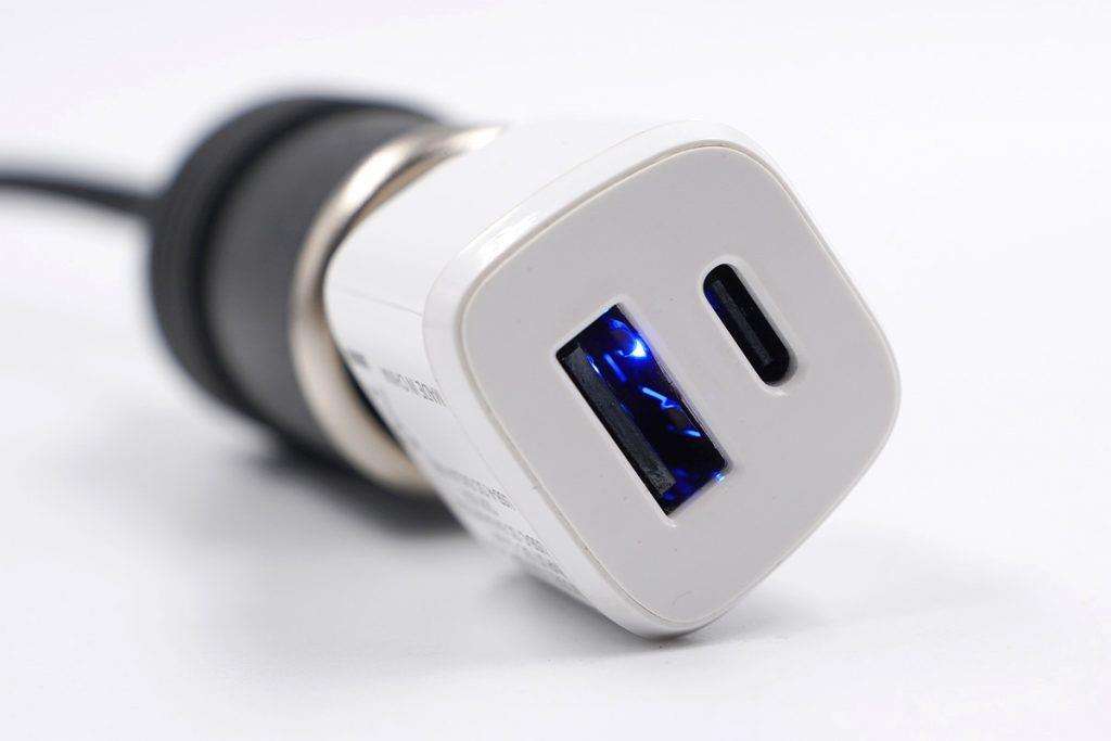 使用車載充電器時需要注意哪些事項(xiàng)